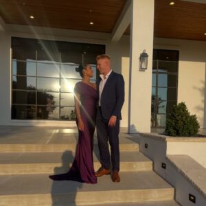 Michelle Madrigal Instagram - Happy Birthday Amor! 

To the man who goes above and beyond to make sure we’re taken care of, your sacrifices do not go unnoticed. Thank you for loving me the way you do and for being a strong, 
God-centered man for our family.

Love you @kneal_realestate 🩵