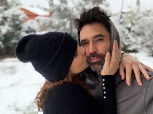 Michelle Renaud Instagram - Sorpresas que nos da la vida, mientras estamos en la dulce espera ❄️❤️✨

@matlechat te amo tanto.