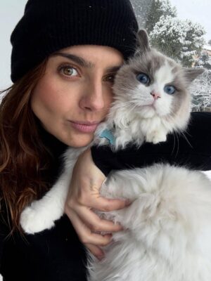 Michelle Renaud Instagram - Sorpresas que nos da la vida, mientras estamos en la dulce espera ❄️❤️✨

@matlechat te amo tanto.