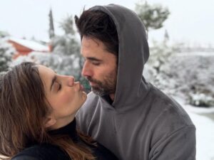 Michelle Renaud Instagram - Sorpresas que nos da la vida, mientras estamos en la dulce espera ❄️❤️✨

@matlechat te amo tanto.