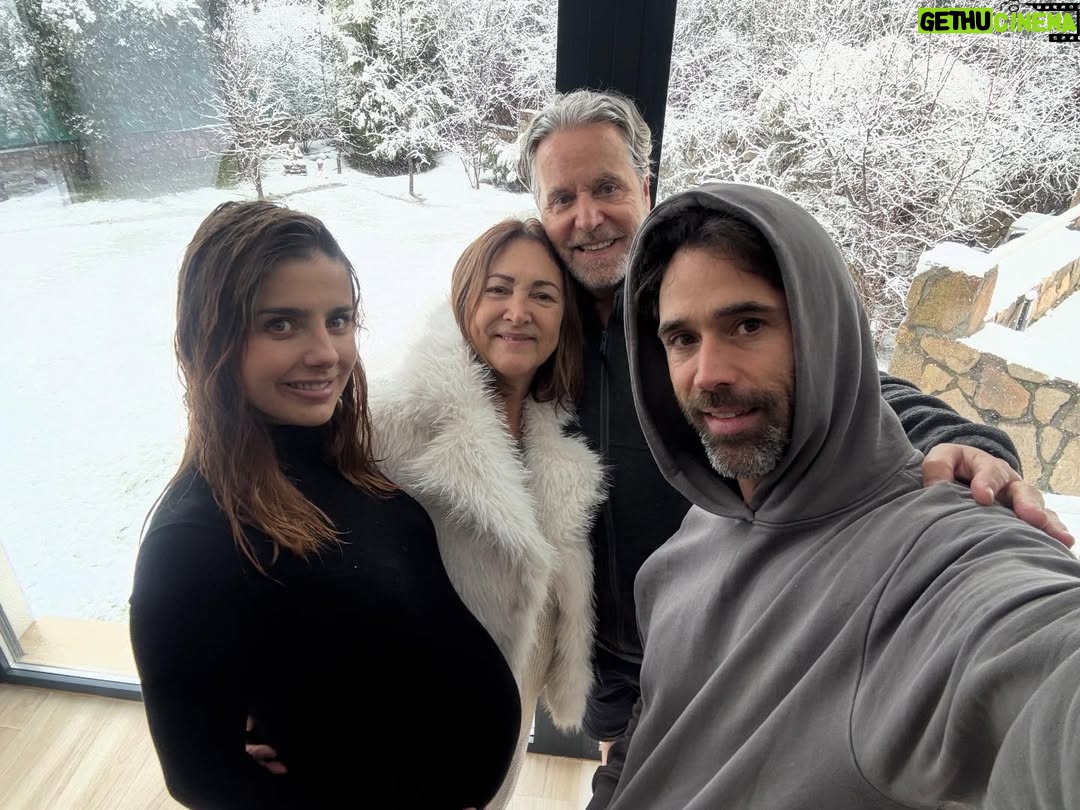 Michelle Renaud - 319.8K Likes - Sorpresas que nos da la vida, mientras estamos en la dulce espera ❄️❤️✨

@matlechat te amo tanto.