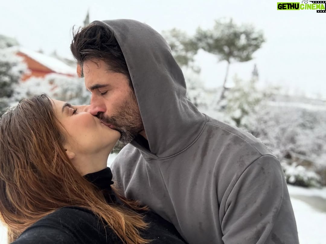 Michelle Renaud - 319.8K Likes - Sorpresas que nos da la vida, mientras estamos en la dulce espera ❄️❤️✨

@matlechat te amo tanto.