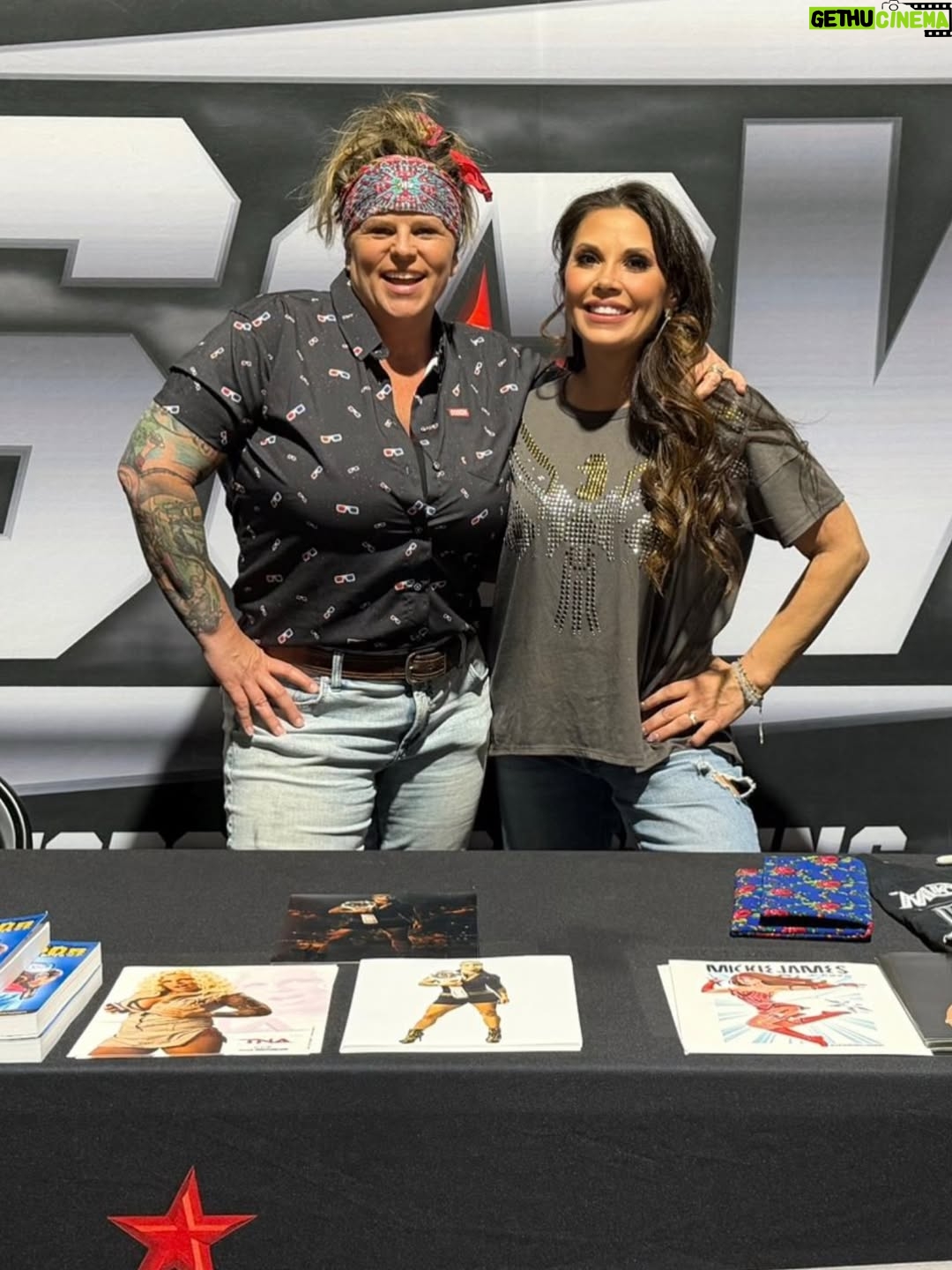 Mickie James - 3.1K Likes - Big thanks to @sowrestlingcali & all the fans who showed up Saturday Night!
Shoutout to Louis for handling extraordinary circumstances like a champ & giving the fans a memorable night! Appreciate you, brother!
Thank you for having me ❤️ We’ll be back soon! 🤘
#wwe #tnawrestling #fy #mickiejames