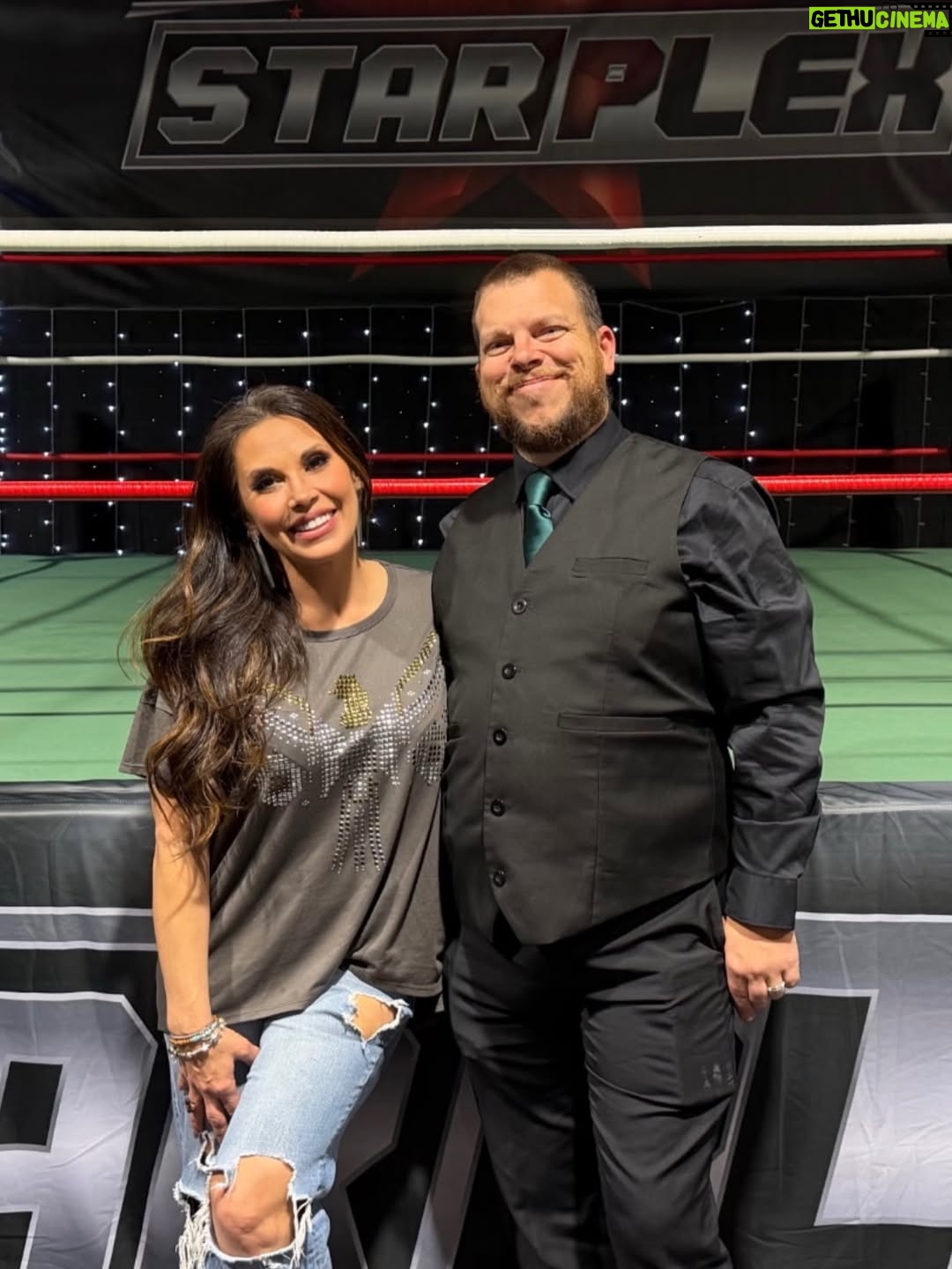 Mickie James - 3.1K Likes - Big thanks to @sowrestlingcali & all the fans who showed up Saturday Night!
Shoutout to Louis for handling extraordinary circumstances like a champ & giving the fans a memorable night! Appreciate you, brother!
Thank you for having me ❤️ We’ll be back soon! 🤘
#wwe #tnawrestling #fy #mickiejames
