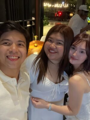 Mika Dela Cruz Instagram - POV: Your management chooses “cloud dancer” as the theme for your Christmas Dinner so you literally show up soft like a cloud ☁️❄️😉🎄❤️ @crownartistmgmt 

Thank you fam for such an amazing night! This group is a blessing because it’s made up of humble & kindhearted people 🥹 To many more milestones fun journeys to go on TOGETHER ✨🪩🥂

#CrownArtist
#CAMChristmas2025 

@luisruizzzz 
@taupedining
