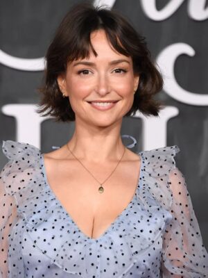 Milana Vayntrub Instagram - Everybody who complimented my dress and/or bangs lied. I see that now. 

But I did love this movie. Check out Jay Kelly on Netflix!