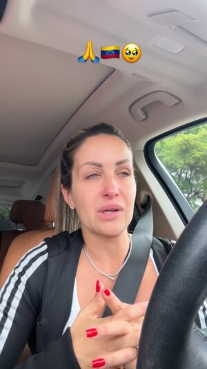 Milena Torres Instagram - 🙏🇻🇪🙏 Siii, estamos todos muy sentimentales 🥹
Gracias a nuestros países hermanos que se alegran por nosotros 🇻🇪y comparten con humildad nuestra felicidad 🇺🇸❤️🇮🇹 #beisbol #venezuela