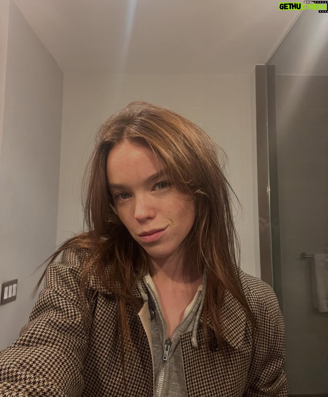Milly Alcock - 142.9K Likes - Comfy sexy cute winter