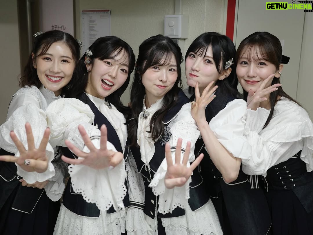 Minami Minegishi - 57.6K Likes - 長くAKB48だったからこそ、どの時期にも色んな世代の仲間がいる！最高！

#akbは青春ですin武道館