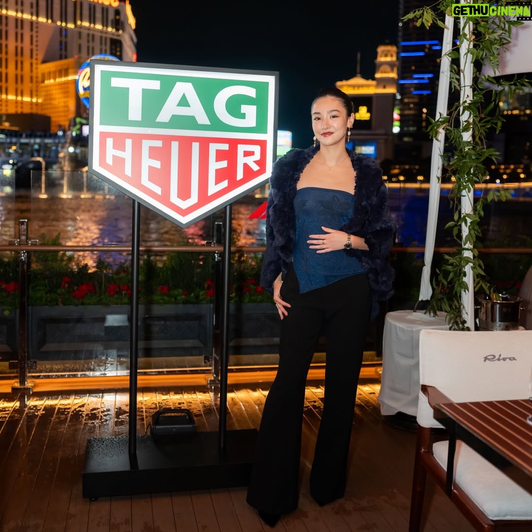 Minnie Mills - 202.6K Likes - My first F1, and one I won’t soon forget!! Thank you so much @tagheuer for showing us a great time :) 

📸: @colexcurtis