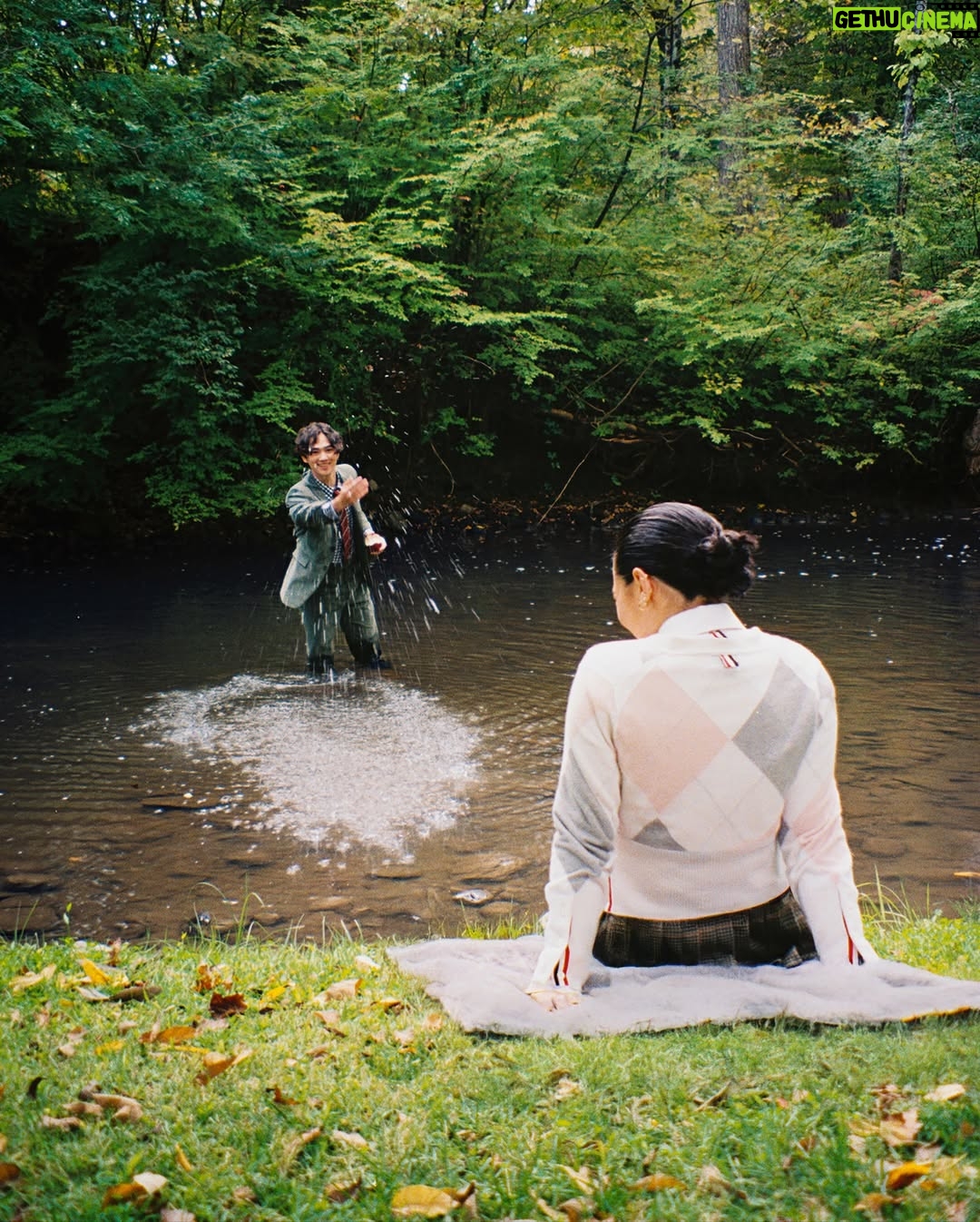Minnie Mills - 355.2K Likes - a fall frolic upstate with @thombrowne 🍂

styling: @sarahslutsky
