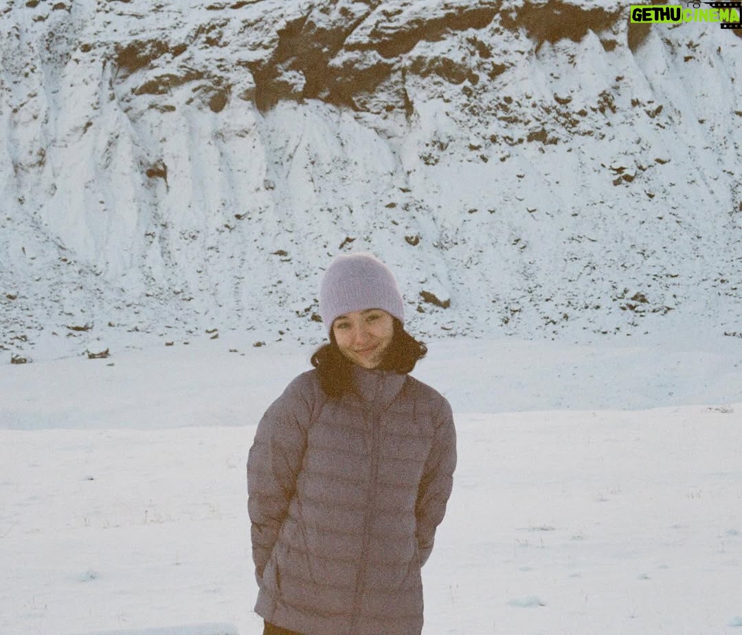 Minnie Mills - 139K Likes - Galavanting around Iceland was the experience of a lifetime! @uniqlousa showed me a great time and kept us nice and warm in the cold with their HEATTECH Cashmere :)
#UNIQLOPartner