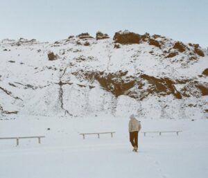 Minnie Mills Instagram - Galavanting around Iceland was the experience of a lifetime! @uniqlousa showed me a great time and kept us nice and warm in the cold with their HEATTECH Cashmere :)
#UNIQLOPartner