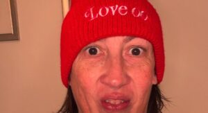 Miranda Hart Instagram - #hartsvalentinesday See you at 6.30pm (18.30 GMT) if you need some connection. An over commercialised day need not make anyone feel alone. Love oo. ❤️😘