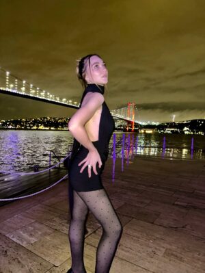 Miray Akay Instagram - Dün geceden 🖤