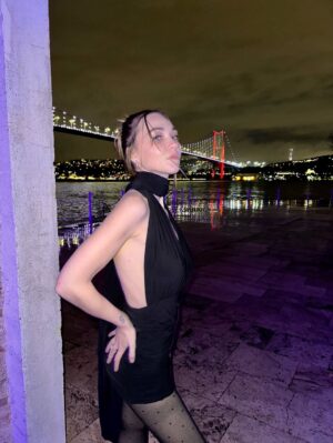 Miray Akay Instagram - Dün geceden 🖤
