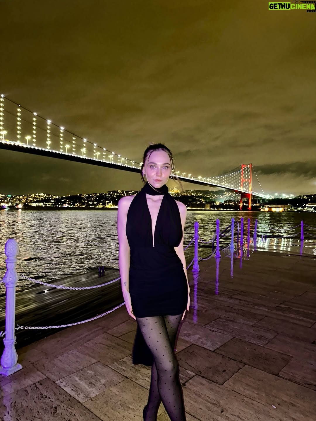 Miray Akay - 10K Likes - Dün geceden 🖤