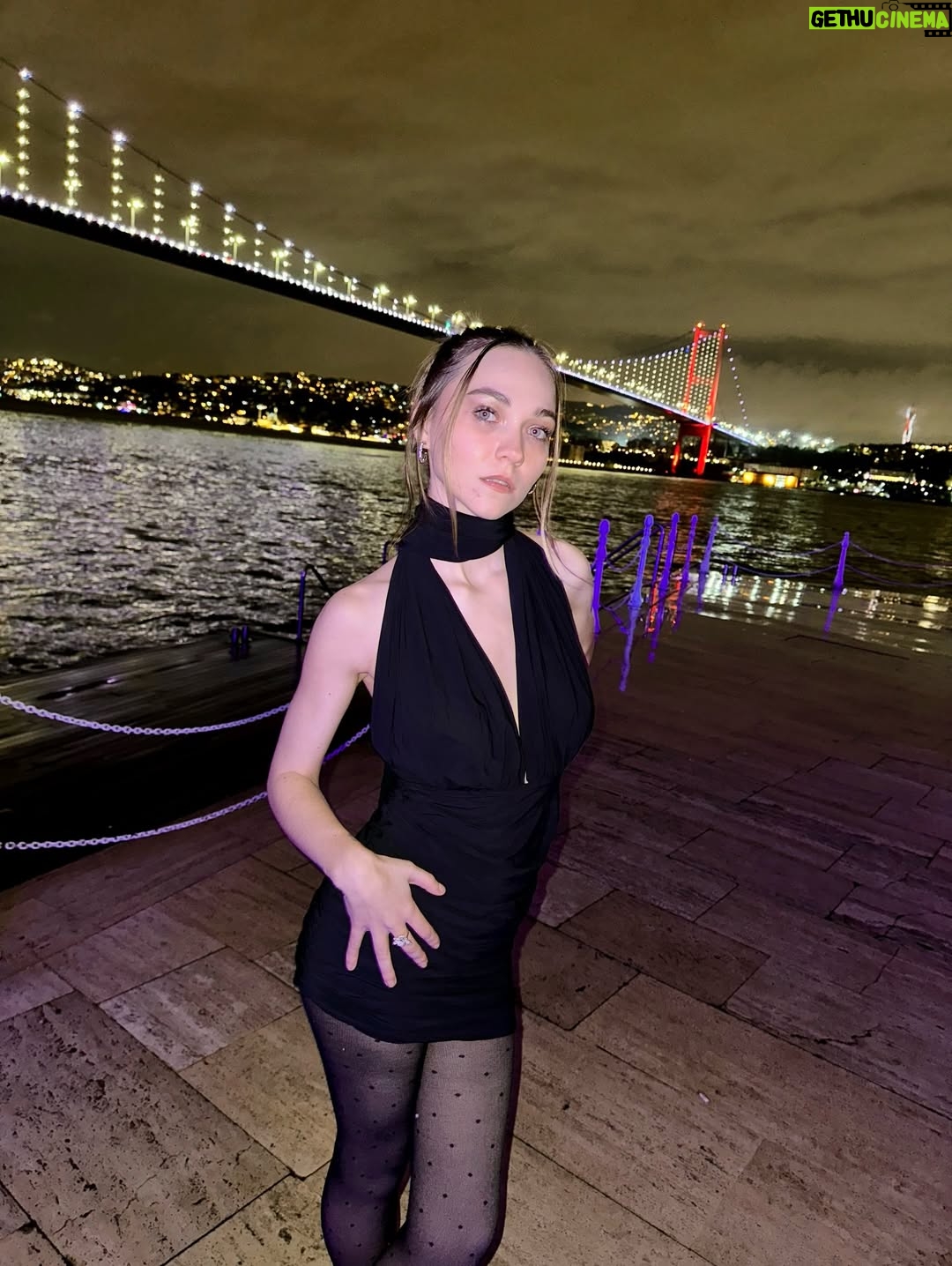Miray Akay - 10K Likes - Dün geceden 🖤