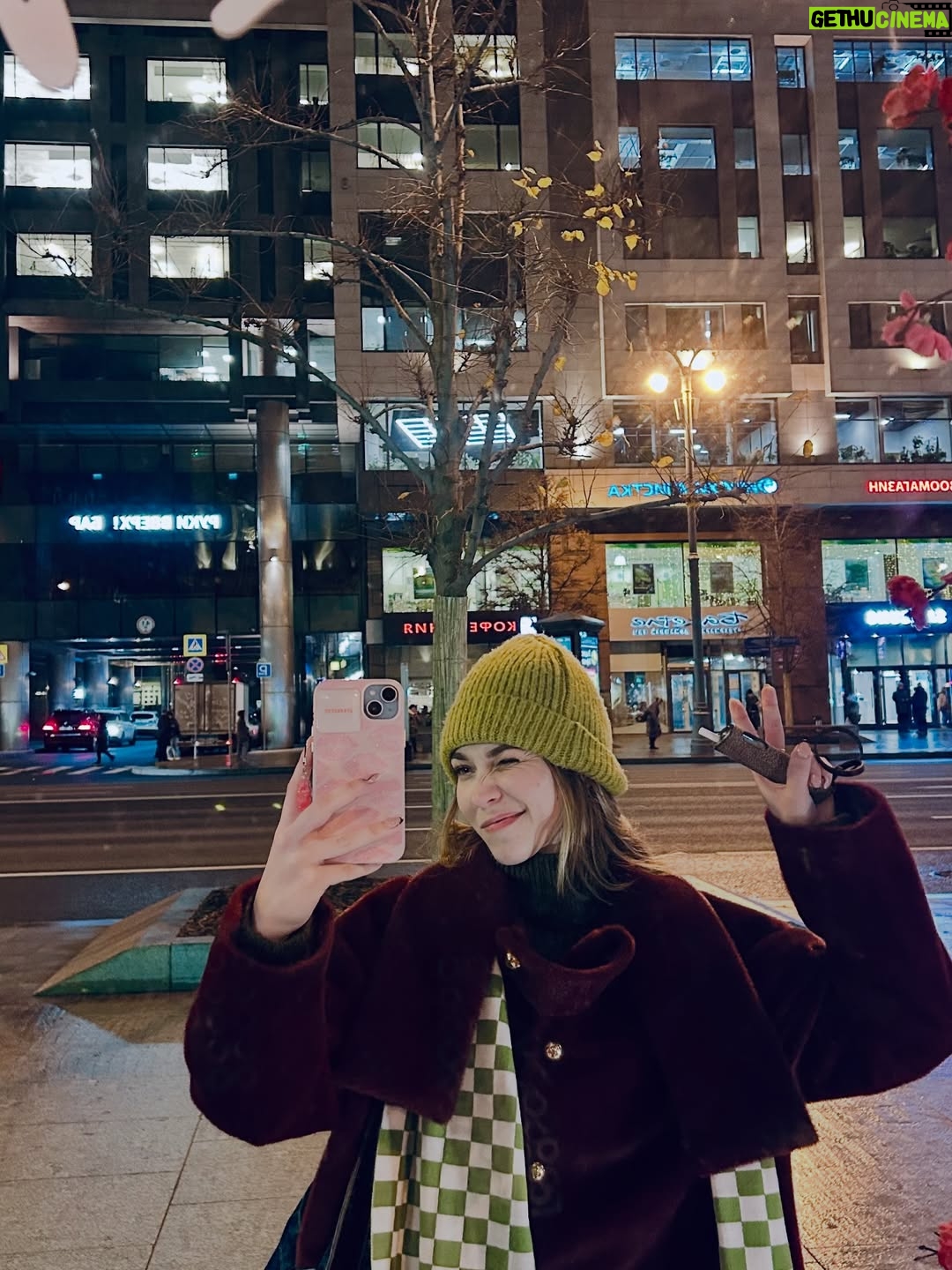 Miray Akay - 7K Likes - 10th day in Russia

- Сколько стоит ваш look ? 

 У меня нету лука, у меня вот помидоры и огурьцы 🫠