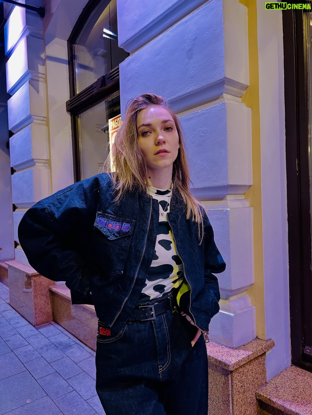 Miray Akay - 7K Likes - 10th day in Russia

- Сколько стоит ваш look ? 

 У меня нету лука, у меня вот помидоры и огурьцы 🫠