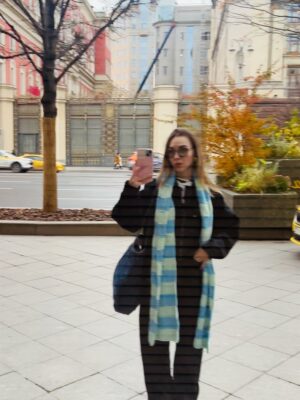 Miray Akay Instagram - 10th day in Russia

- Сколько стоит ваш look ? 

 У меня нету лука, у меня вот помидоры и огурьцы 🫠