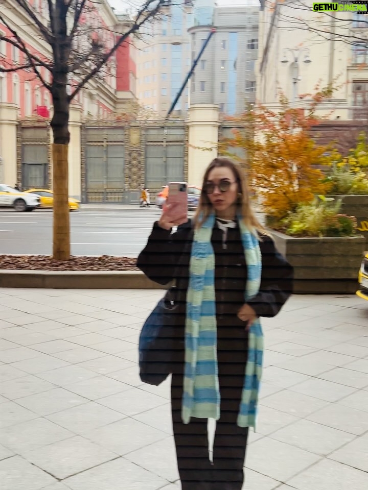 Miray Akay - 7K Likes - 10th day in Russia

- Сколько стоит ваш look ? 

 У меня нету лука, у меня вот помидоры и огурьцы 🫠