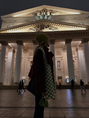Miray Akay Instagram - 10th day in Russia

- Сколько стоит ваш look ? 

 У меня нету лука, у меня вот помидоры и огурьцы 🫠