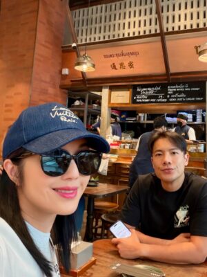 Miriam Yeung Chin-Wah Instagram - .
年初五
二人前🥳