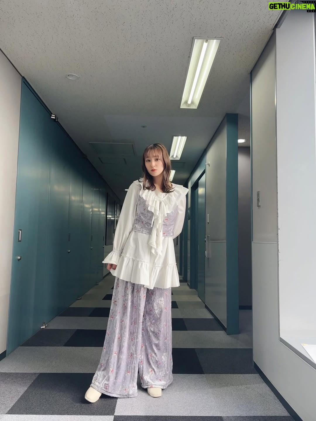 Miu Suzuki - 4.8K Likes - 甘めな衣装🩰

明日のブランチもbookコーナーに出演するよ📚
是非観てくださいっ