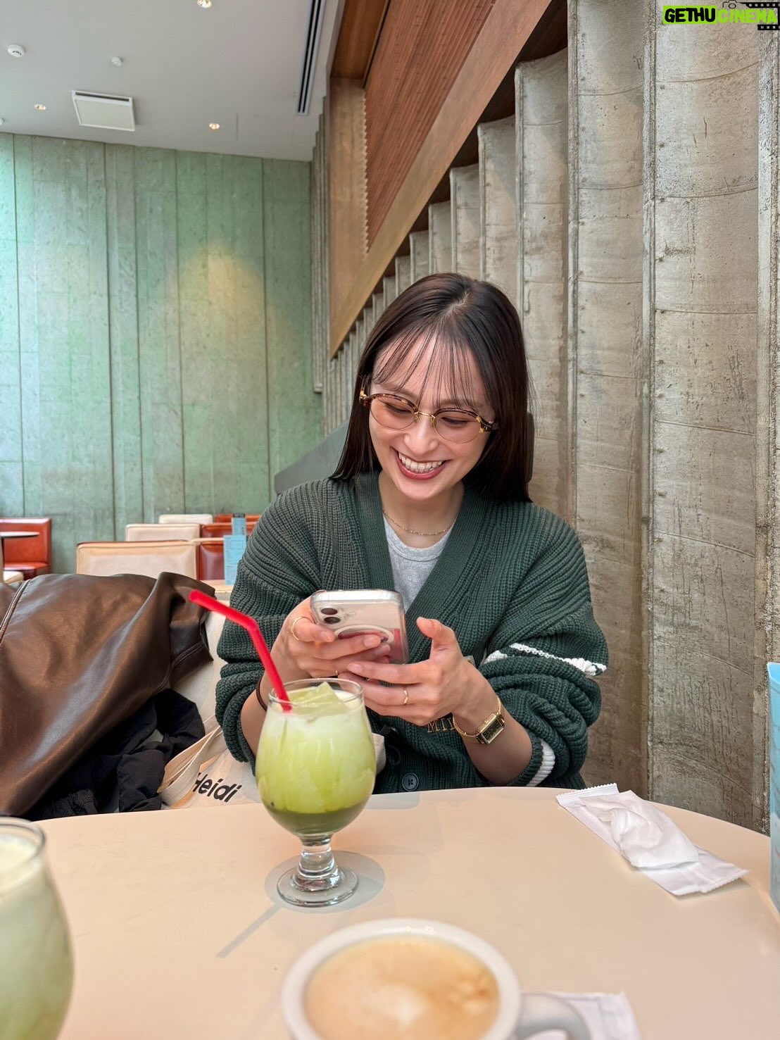 Miu Suzuki - 3.2K Likes - 冬さようならだねぇ⛄️

1枚目のコートみんなに褒められまくったぁ🧥
4枚目の服はファンの子から！ありがとう☺️