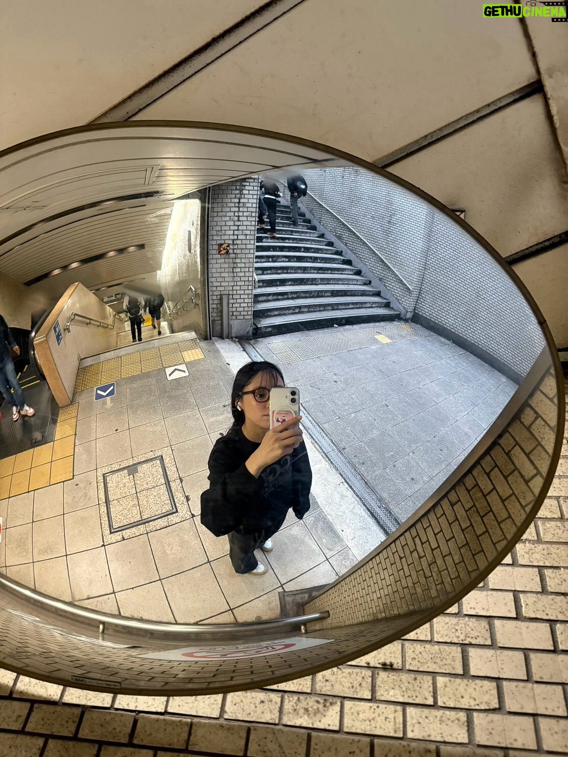 Miu Suzuki - 3 Likes - 2025年ありがとうございました！

悩むことも多かった年でしたが、
同時に周りの方の支えを感じる1年でもありました😌

来年は誰かの力になれるよう、
まずは自分自身が日々健やかにいられたらと思います ✌︎

良いお年をお迎えください🪿