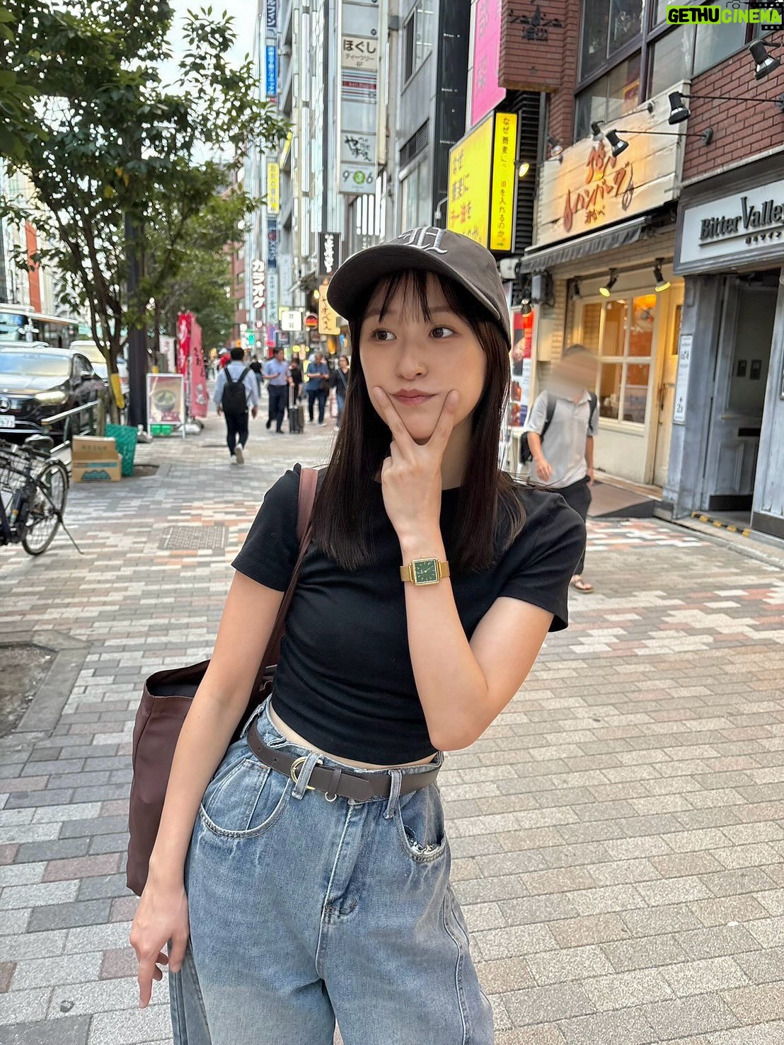 Miu Suzuki - 3 Likes - 2025年ありがとうございました！

悩むことも多かった年でしたが、
同時に周りの方の支えを感じる1年でもありました😌

来年は誰かの力になれるよう、
まずは自分自身が日々健やかにいられたらと思います ✌︎

良いお年をお迎えください🪿