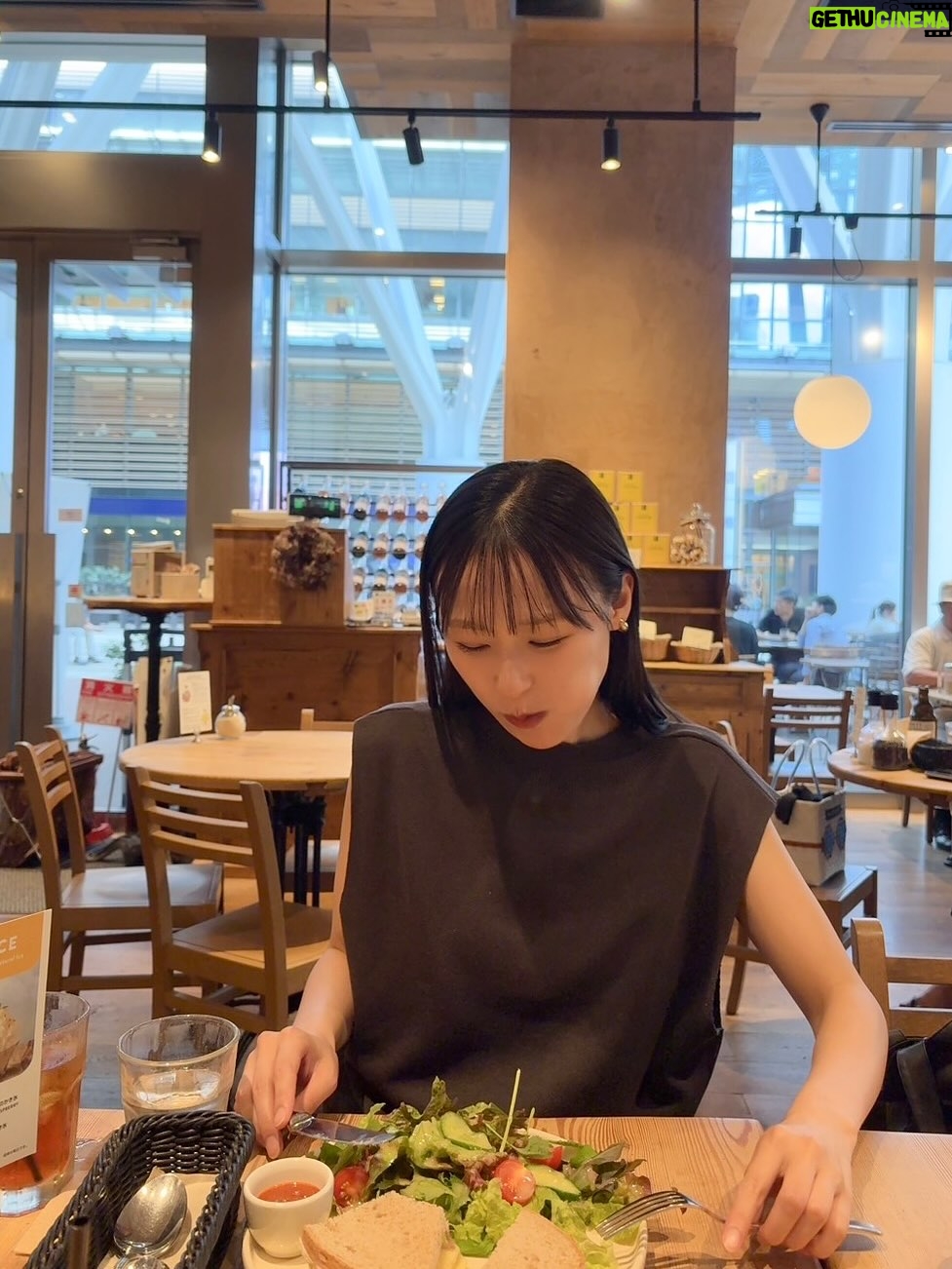 Miu Suzuki - 3 Likes - 2025年ありがとうございました！

悩むことも多かった年でしたが、
同時に周りの方の支えを感じる1年でもありました😌

来年は誰かの力になれるよう、
まずは自分自身が日々健やかにいられたらと思います ✌︎

良いお年をお迎えください🪿