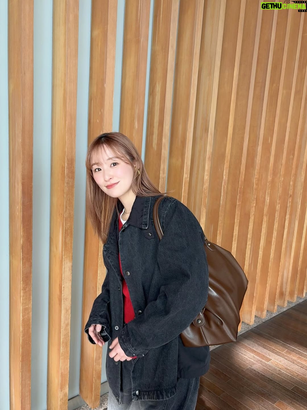 Miu Suzuki - 3K Likes - .

創玄展で一科入選したので
国立新美術館に私の作品が飾られています☺️

3/15までやっているのでお時間合う方は是非！！
入場無料です👊

ついでに私服も🌷