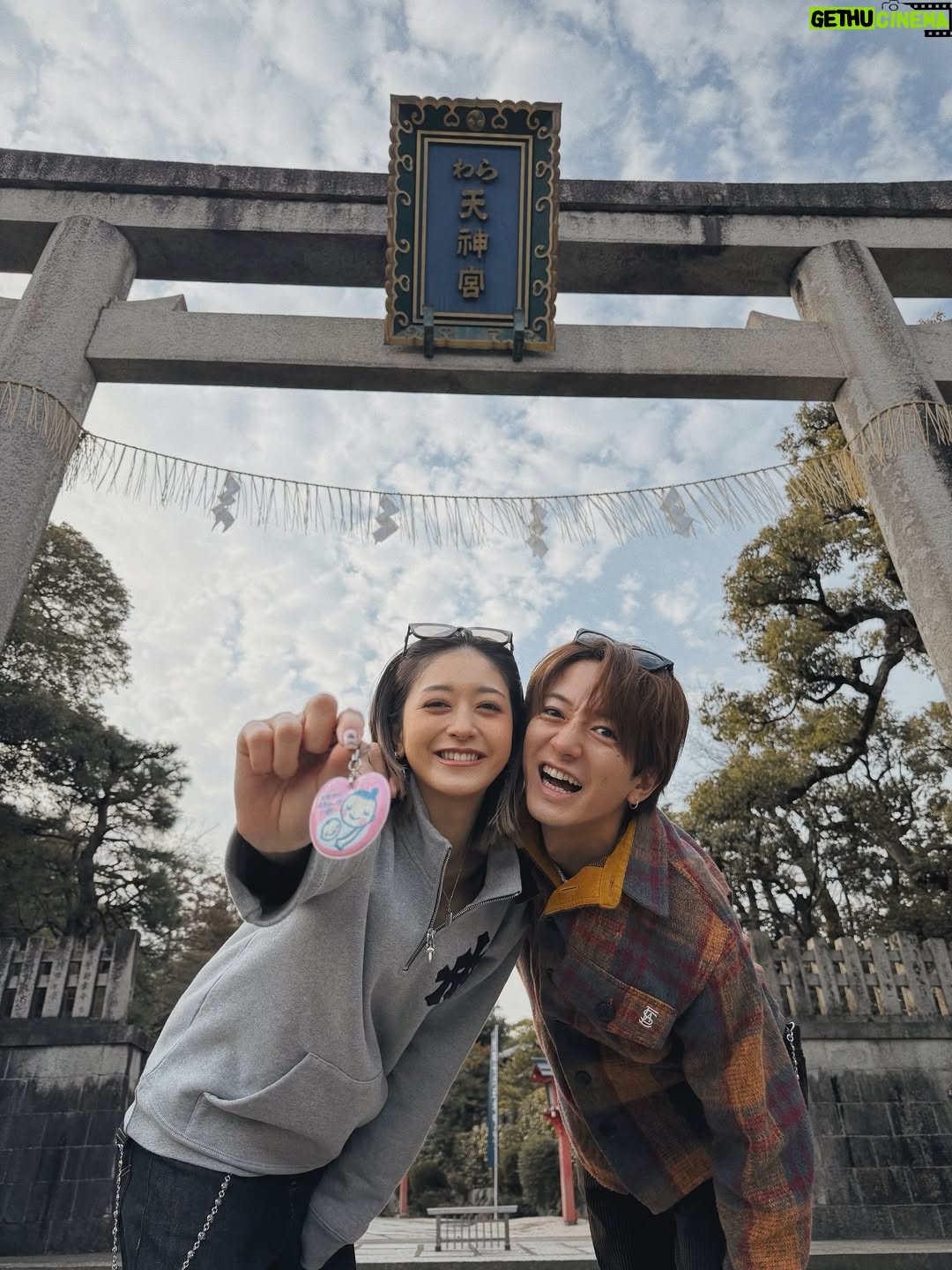 Miyū Ikeda - 867.7K Likes - 私事ではございますが、この度、
新しい小さな命を授かりました！

こんなに顔がそっくりな私たちのもとに生まれてくる子は、どんな子になるのだろうと想像するだけで、毎日が楽しみで待ち遠しいです。

現在は食欲も元気もモリモリで、体型の変化などに戸惑うこともありますが、少しずつ大きくなっていくお腹も、今しかできない貴重な経験として愛おしく感じています。

無事に生まれてきてくれることを願い、これからはより一層、身体を大切にしながら過ごしていきたいと思います🪽

仕事に関しましては、無理のない範囲で働けるだけ働かせていただく予定です！
今後とも温かく見守ってください！

2026年2月5日 池田美優