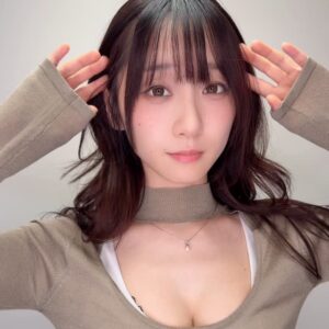 Moe Iori Instagram - 髪伸びてきた💇

#髪 #髪型 #ポニーテール #ポニテ