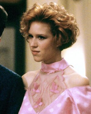 Molly Ringwald Instagram - Today, Mrs. 'Pretty in Pink' herself was born. 💞🎂 Happy 58th birthday to the original “hot stuff,” @mollyringwald — forever an ’80s icon and TV mom. photos: Alamy
