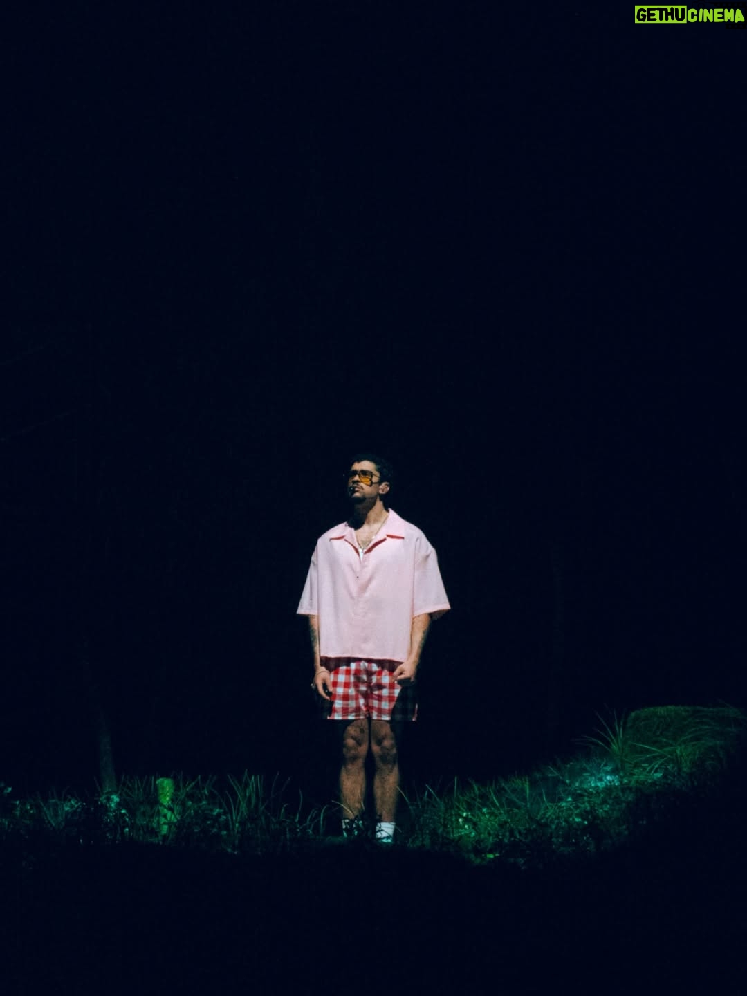 Monaris - 15.5K Likes - Hola @badbunnypr