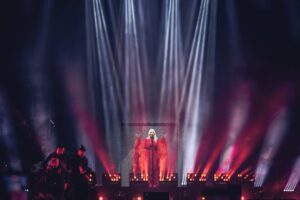 Mónica Naranjo Instagram - Y Europa…❤️‍🔥❤️‍🔥❤️‍🔥

📸: @daniel_cruz_foto 
💡: @caco.garcia 
🎤: @greatesthitstour 

#monicanaranjo #greatesthitstour #mónicanaranjo