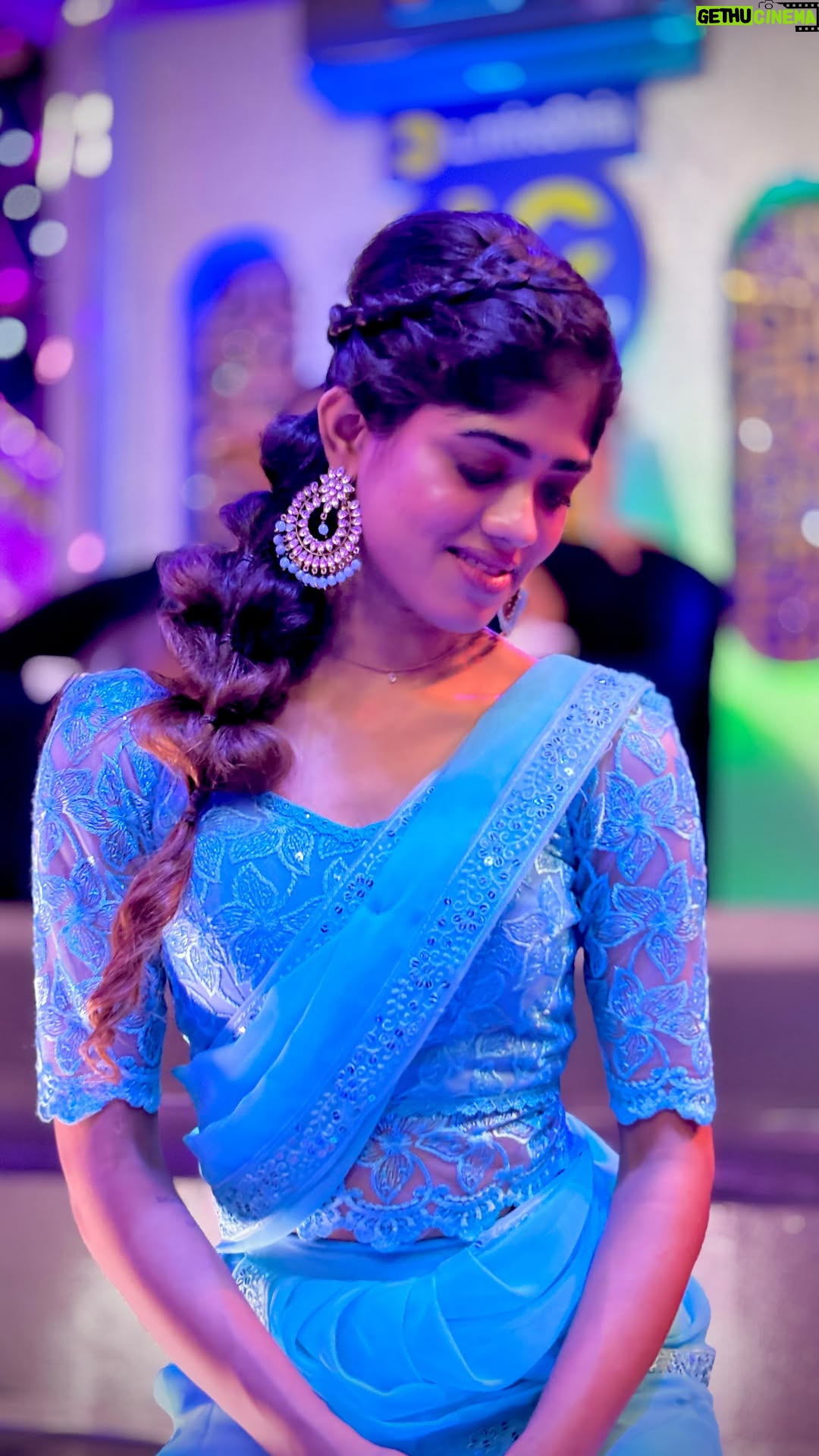 Mridhula korapati - 1.6K Likes - Vijay tv jodi r u ready season 3
@mridhula_korapati  getting ready by @glownshine_bridalmakeover 
 Wow just see the glow and the skinfinsh look yes that’s my singnature makeup look @glownshine_bridalmakeover glass skin makeup look 
 
 If u searching for skinfinsh natural makeup artist to contact 9884095995

#glassskin #treanding #treandingvideo #vijaytv #mixture