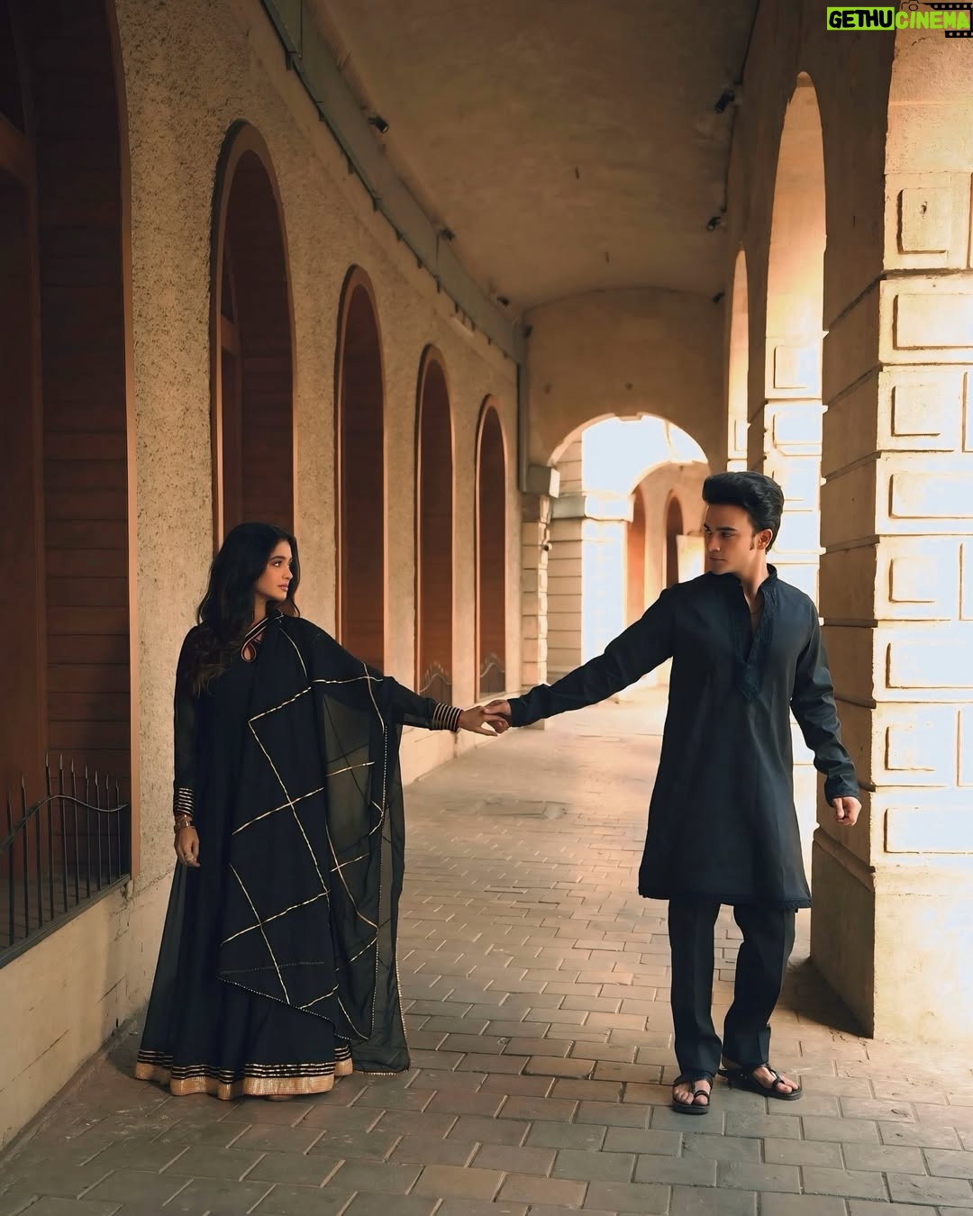 Mugdha Chaphekar - 166K Likes - Some stories aren’t spoken… they’re simply lived in quiet glances and chai 🖤✨

Styling & Concept: @styleitupbyaashna
Photography: @yellowflower_photography_
Hair & Makeup: @makeupmissile

Krishna in @laganwedding 
Footwear: @themadrastrunk

Mugdha in @the_nud_official @sparklingbonds 
Jewellery: @styleitupstudio

#IndianAesthetic #black #pranbir #kumkumbhagya #BazaarVibes explore vintage