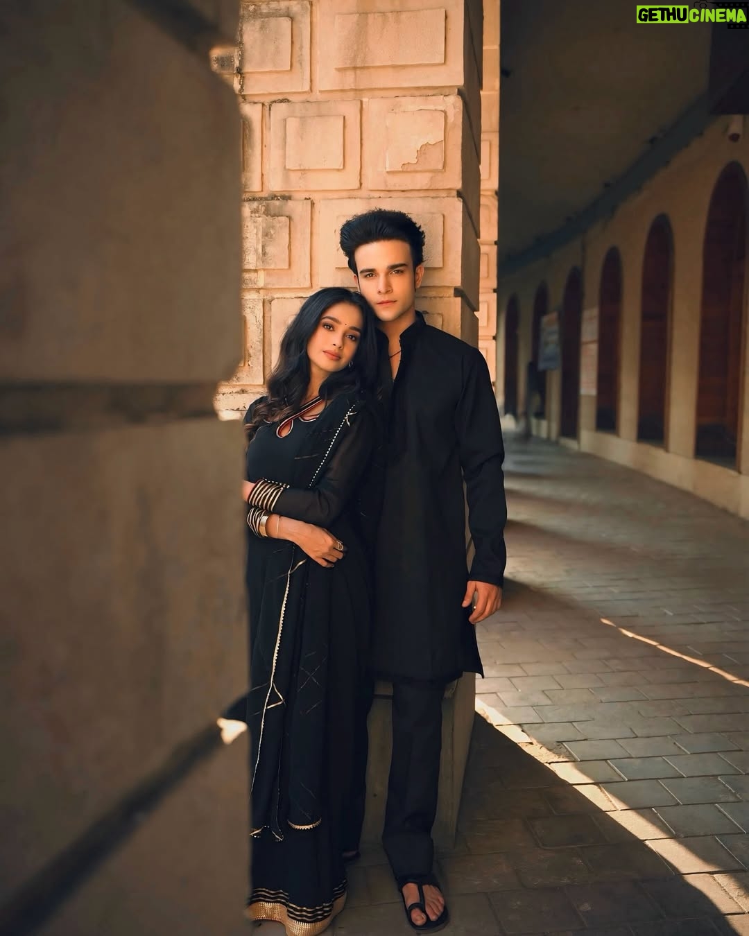 Mugdha Chaphekar - 166K Likes - Some stories aren’t spoken… they’re simply lived in quiet glances and chai 🖤✨

Styling & Concept: @styleitupbyaashna
Photography: @yellowflower_photography_
Hair & Makeup: @makeupmissile

Krishna in @laganwedding 
Footwear: @themadrastrunk

Mugdha in @the_nud_official @sparklingbonds 
Jewellery: @styleitupstudio

#IndianAesthetic #black #pranbir #kumkumbhagya #BazaarVibes explore vintage