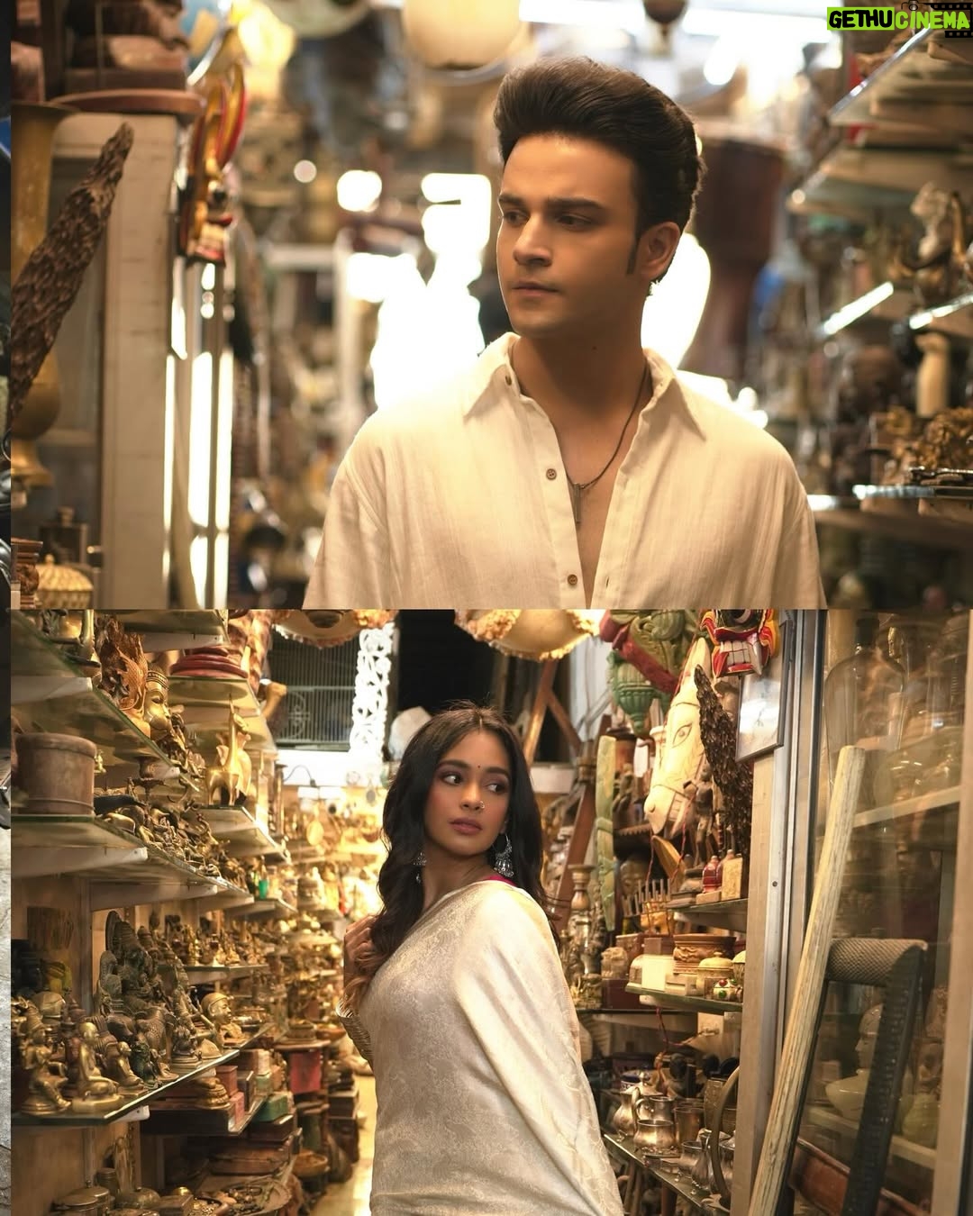 Mugdha Chaphekar - 294.3K Likes - A little chaos of the bazaar, a lot of calm in each other 🤍✨

Styling & Concept: @styleitupbyaashna
Photography: @yellowflower_photography_
Hair & Makeup: @makeupmissile

Krishna in @tanoti.in
Footwear: @themadrastrunk

Mugdha in @indianweddingsaree
Jewellery: @styleitupstudio

#Pranbir #IndianAesthetic #SareeLove #BazaarVibes #kumkumbhagya