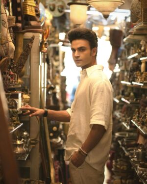 Mugdha Chaphekar Instagram - A little chaos of the bazaar, a lot of calm in each other 🤍✨

Styling & Concept: @styleitupbyaashna
Photography: @yellowflower_photography_
Hair & Makeup: @makeupmissile

Krishna in @tanoti.in
Footwear: @themadrastrunk

Mugdha in @indianweddingsaree
Jewellery: @styleitupstudio

#Pranbir #IndianAesthetic #SareeLove #BazaarVibes #kumkumbhagya