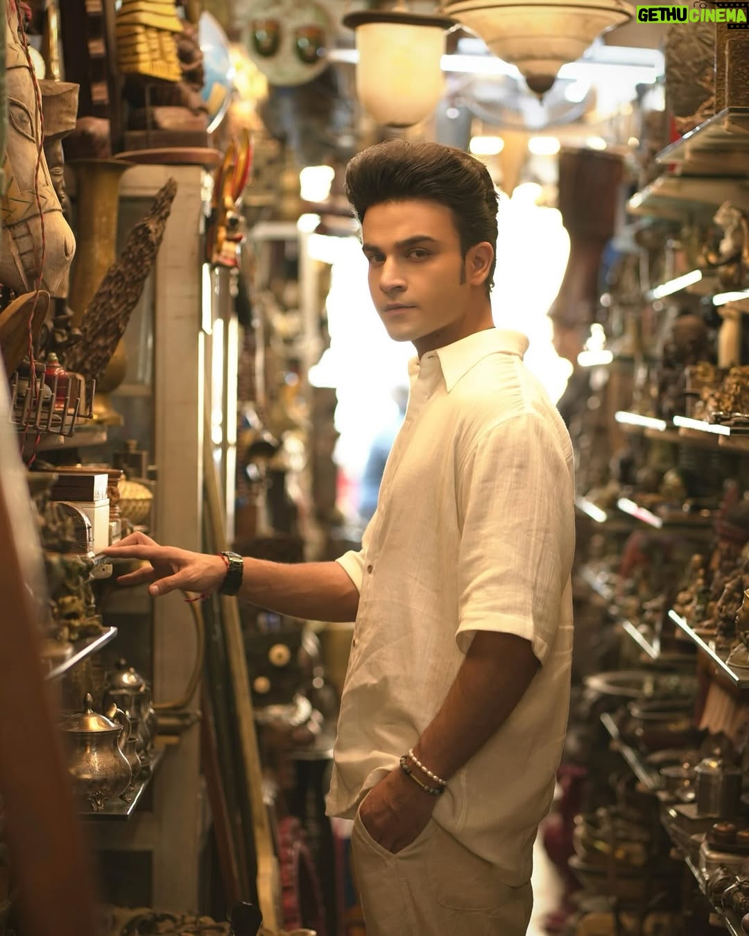 Mugdha Chaphekar - 294.3K Likes - A little chaos of the bazaar, a lot of calm in each other 🤍✨

Styling & Concept: @styleitupbyaashna
Photography: @yellowflower_photography_
Hair & Makeup: @makeupmissile

Krishna in @tanoti.in
Footwear: @themadrastrunk

Mugdha in @indianweddingsaree
Jewellery: @styleitupstudio

#Pranbir #IndianAesthetic #SareeLove #BazaarVibes #kumkumbhagya