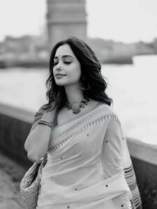 Actress Mugdha Chaphekar HD Photos and Wallpapers December 2025
