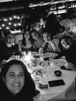 Müjde Uzman Instagram - Show must go on

#reklam
