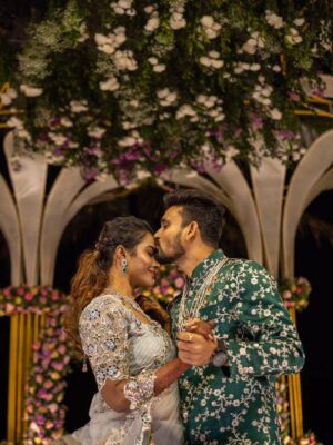 Myna Nandhini Instagram - உன்னோடு நானும் ❤️❤️❤️❤️❤️ #love #foryou #forever #lovestory

Decor - @zigzagdecors
Dress - @thorkal_couture
Makeup - @jeevithamakeupartistry
Jewels - @nacjewellers
Photography - @oncemore.photography 
Hairstylist - @mani_stylist_
Saree drapist - @pleats_drapes
Location - @vgpheritagevenues