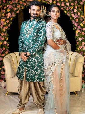 Myna Nandhini Instagram - உன்னோடு நானும் ❤️❤️❤️❤️❤️ #love #foryou #forever #lovestory

Decor - @zigzagdecors
Dress - @thorkal_couture
Makeup - @jeevithamakeupartistry
Jewels - @nacjewellers
Photography - @oncemore.photography 
Hairstylist - @mani_stylist_
Saree drapist - @pleats_drapes
Location - @vgpheritagevenues