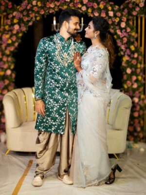 Myna Nandhini Instagram - உன்னோடு நானும் ❤️❤️❤️❤️❤️ #love #foryou #forever #lovestory

Decor - @zigzagdecors
Dress - @thorkal_couture
Makeup - @jeevithamakeupartistry
Jewels - @nacjewellers
Photography - @oncemore.photography 
Hairstylist - @mani_stylist_
Saree drapist - @pleats_drapes
Location - @vgpheritagevenues